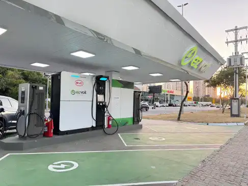 Rede de Carregadores rápidos BYD